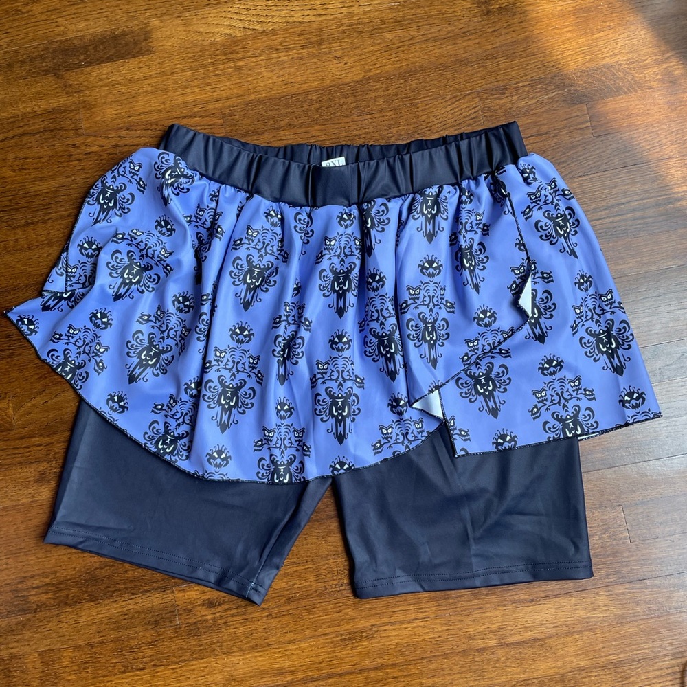 Ambrie Women’s Haunted Mansion Wallpaper Sport Skort NWOT 2XL - Picture 2 of 4